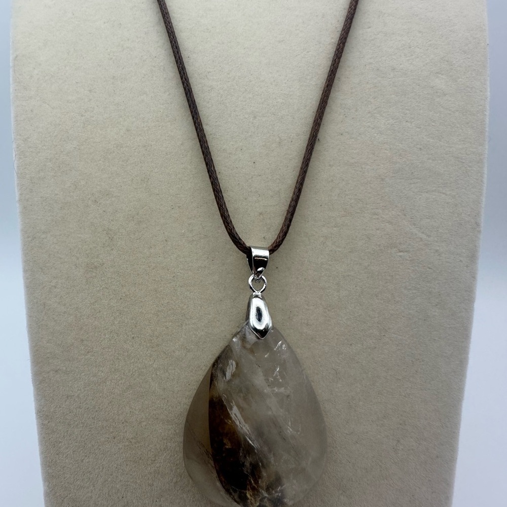 Garden Quartz Pendant Necklace - Picture 4 of 9